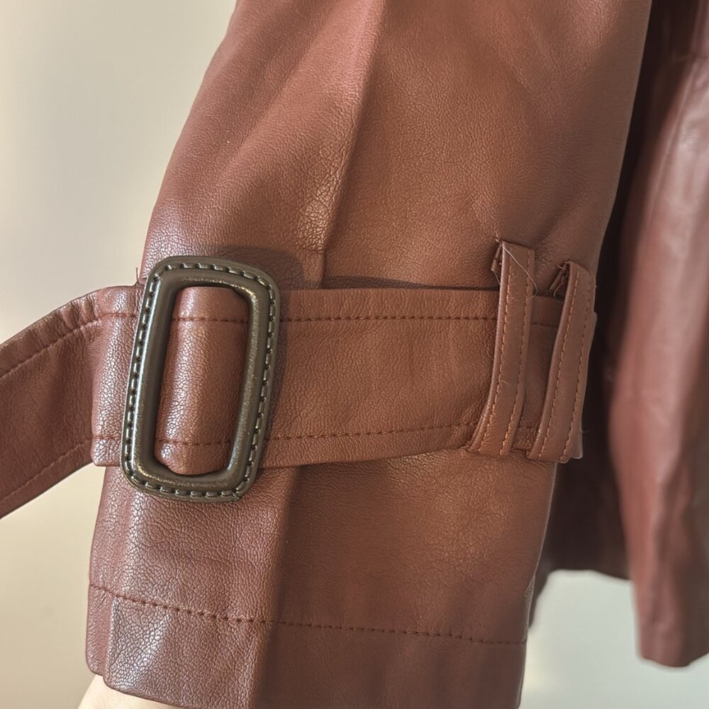 ASTR The Label β’ rust brown vegan leather trench coat - Picture 6 of 10